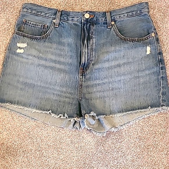 Uniqlo Pants - NWT short denim shorts